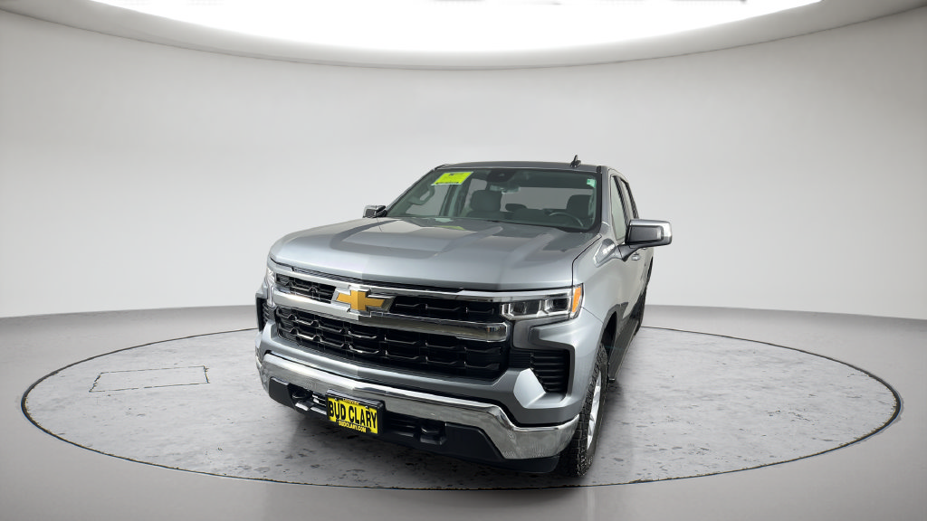 Used 2024 Chevrolet Silverado 1500 LT AWD/4WD image 2