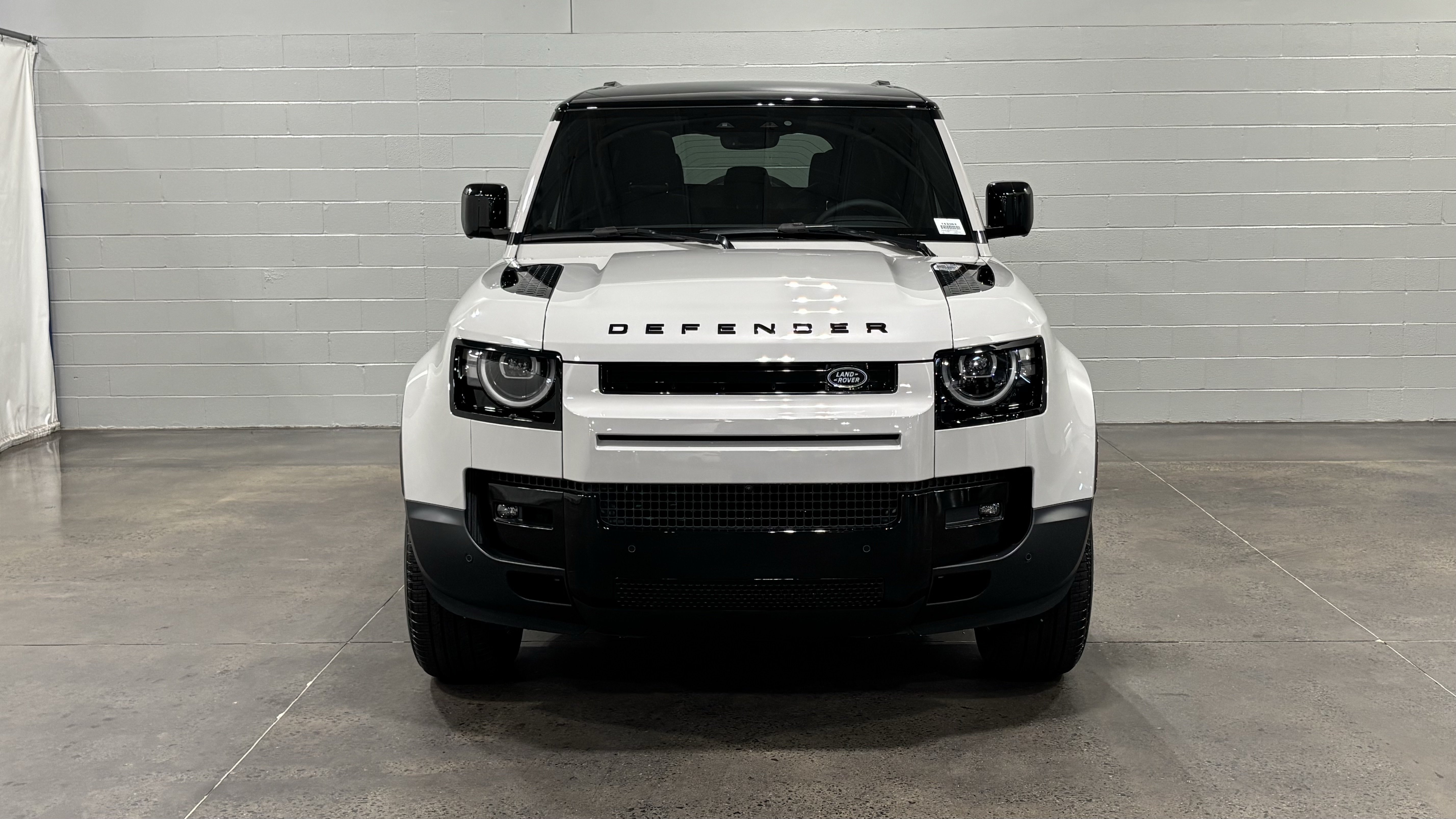 New 2026 Land Rover Defender 110 S AWD/4WD image 9