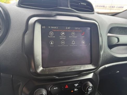 Used 2023 Jeep Renegade Latitude AWD/4WD image 34