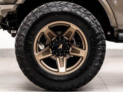 Used 2025 Ford Bronco 4-Door AWD/4WD image 17
