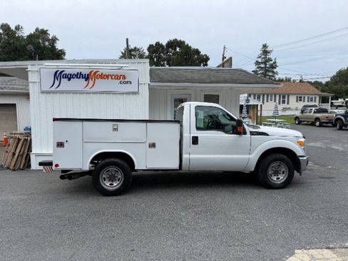 Used 2016 Ford F250 XL w/ Power Equipment Group image 2