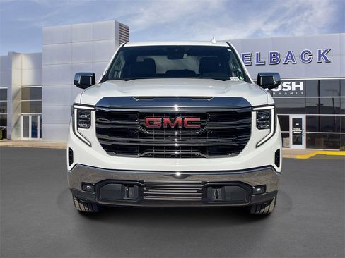 Used 2024 GMC Sierra 1500 SLT image 8