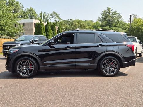 Certified 2025 Ford Explorer ST AWD/4WD image 7