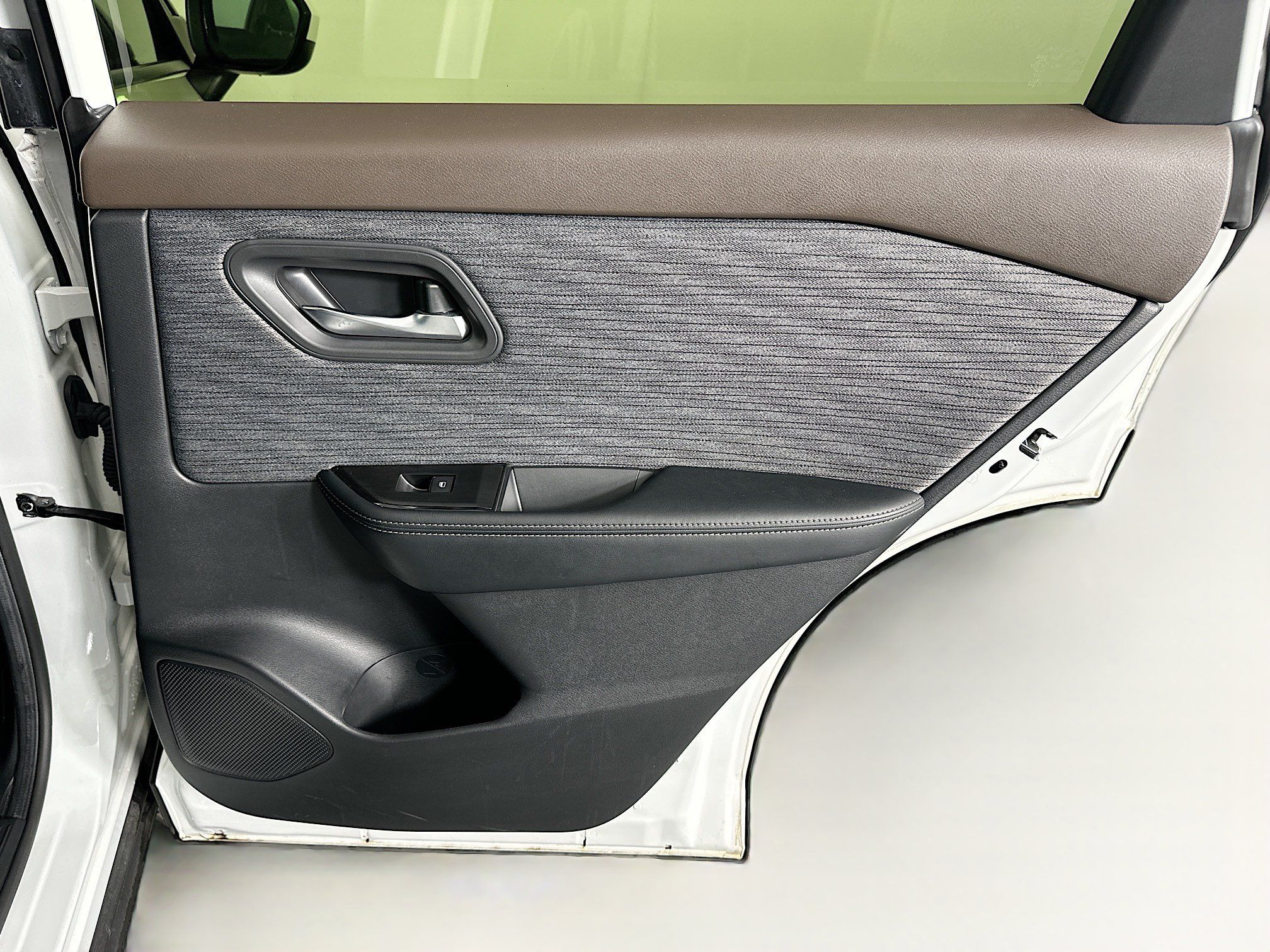Used 2023 Nissan Rogue SV FWD image 28