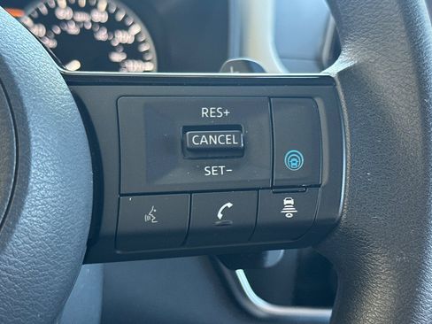 Used 2023 Nissan Rogue SV FWD image 30