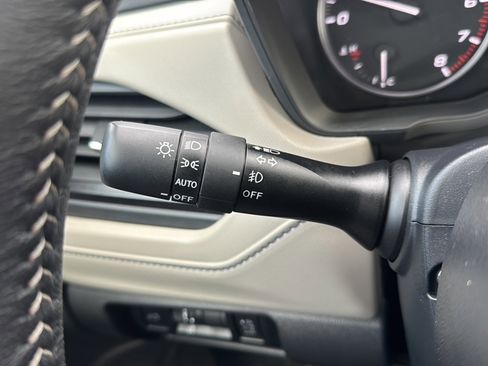 Used 2025 Subaru Forester Premium image 29