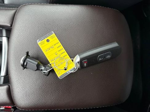 Used 2017 MAZDA MAZDA3 Touring FWD image 29