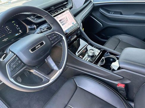 Used 2023 Jeep Grand Cherokee 4WD 4xe w/ Luxury Tech Group II image 7