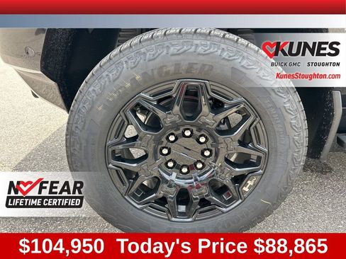 New 2025 GMC Hummer EV 2X w/ LPO, Dark Essentials Package image 17