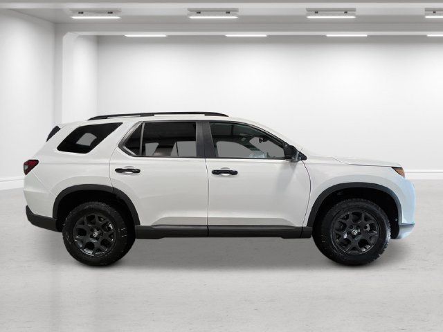 New 2026 Honda Pilot TrailSport image 2