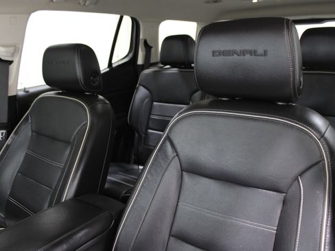 Used 2020 GMC Acadia Denali w/ Trailering Package image 5