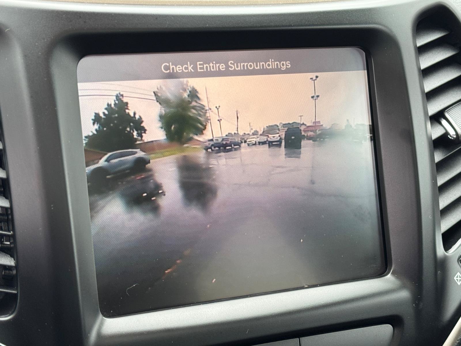 Used 2015 Jeep Cherokee Limited AWD/4WD image 16
