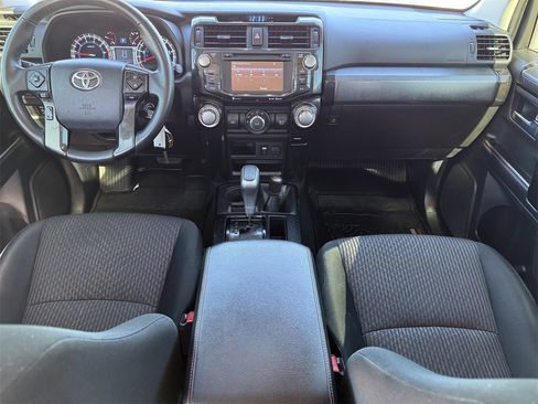 Used 2019 Toyota 4Runner TRD Off-Road image 9