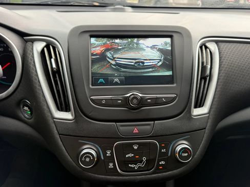 Used 2018 Chevrolet Malibu LS FWD image 17