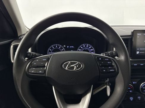 Used 2020 Hyundai Venue SEL image 14