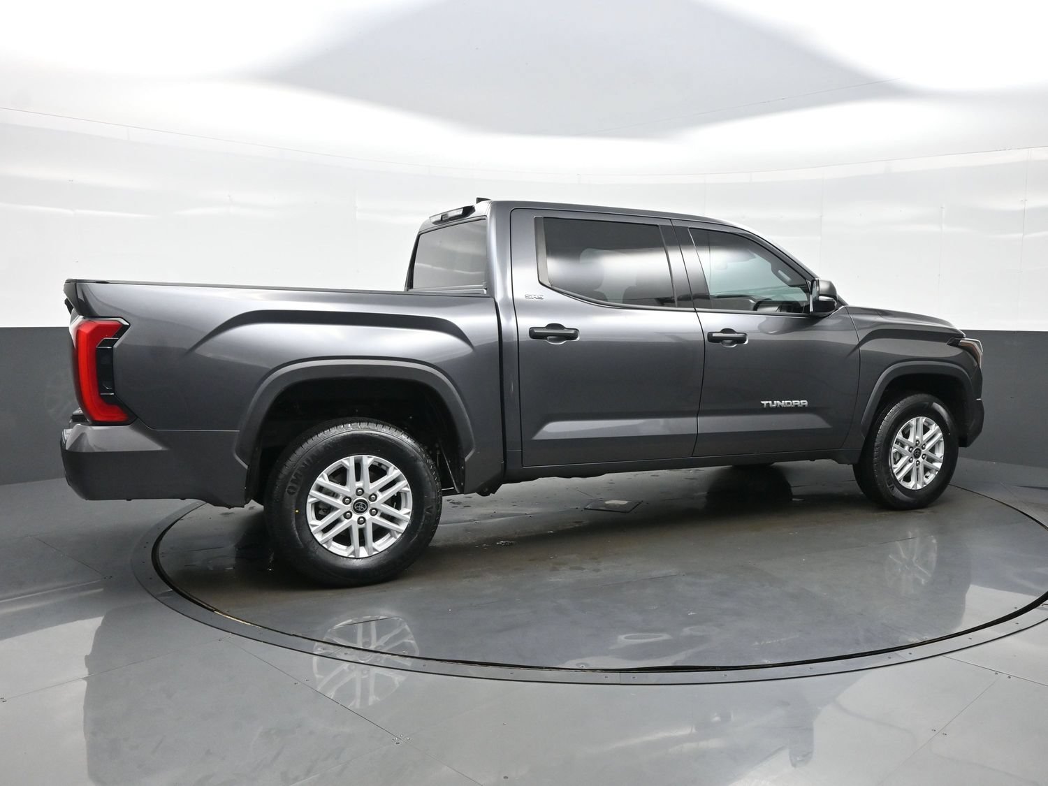 Used 2023 Toyota Tundra SR5 w/ SR5 Convenience Package AWD/4WD image 6