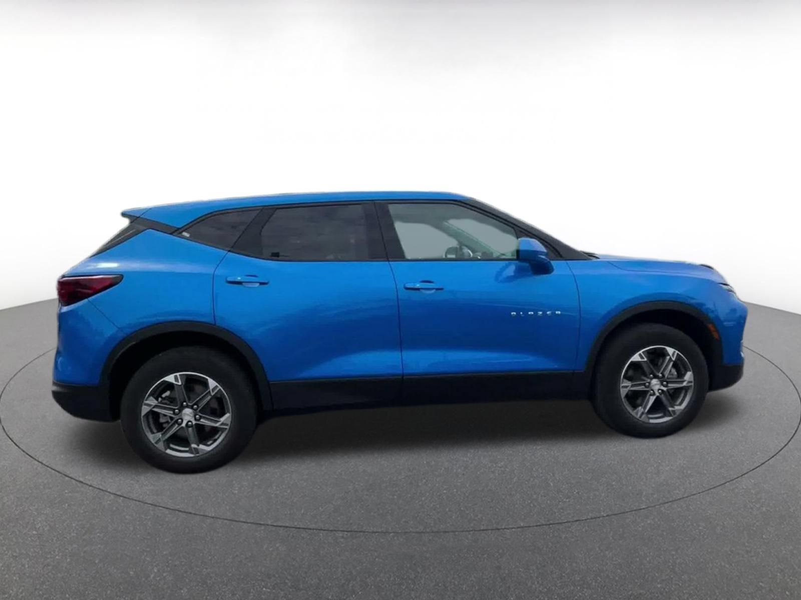 Used 2025 Chevrolet Blazer LT FWD image 15