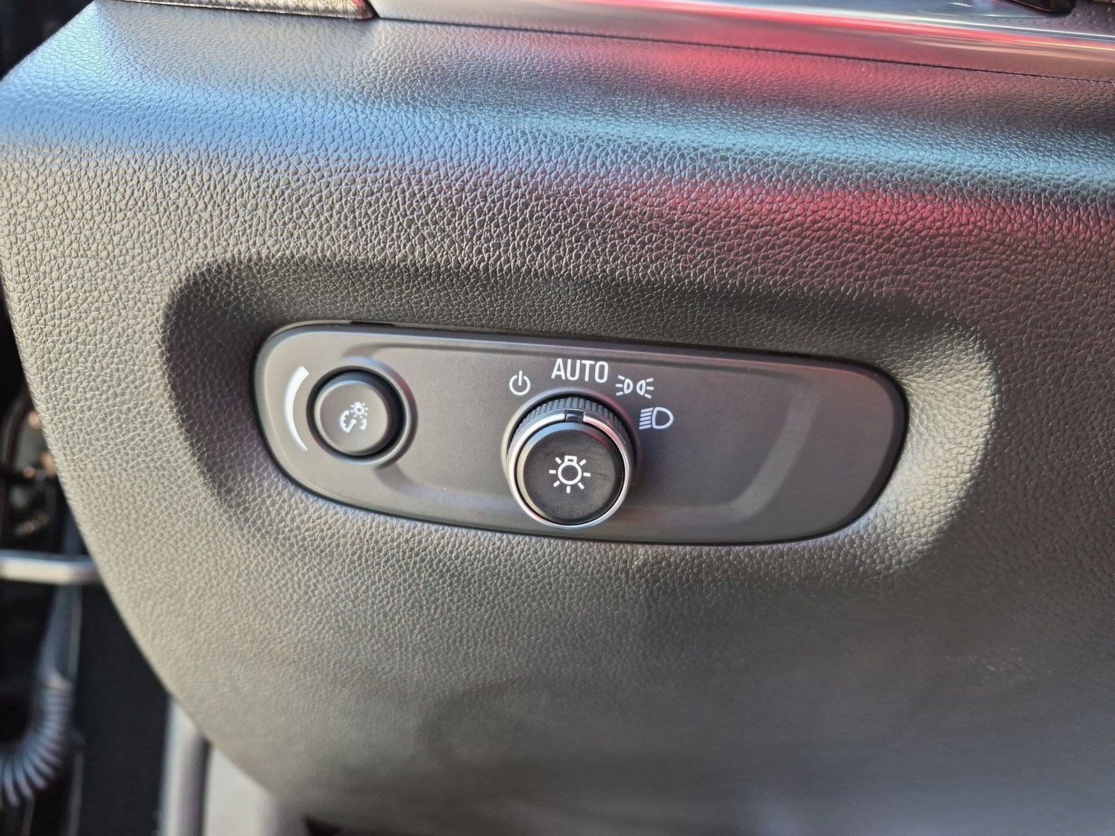 Certified 2023 Chevrolet Traverse Premier FWD image 18