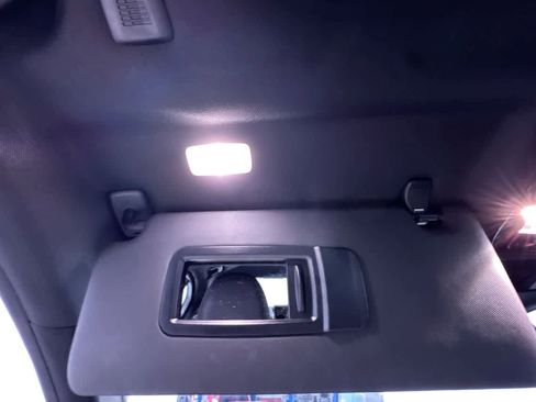 Used 2023 BMW 330i xDrive Sedan w/ Premium Package image 33