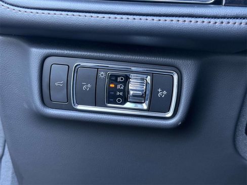 Used 2024 Lincoln Aviator Reserve w/ Elements Package Plus image 23