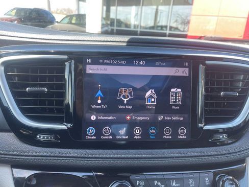 Used 2020 Chrysler Pacifica Limited w/ Advanced Safetytec Group image 36