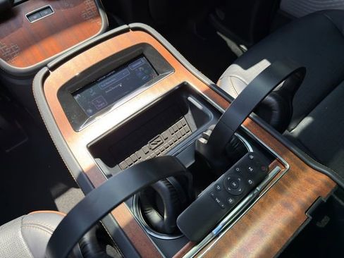 Used 2025 Lincoln Navigator L Black Label AWD/4WD image 27