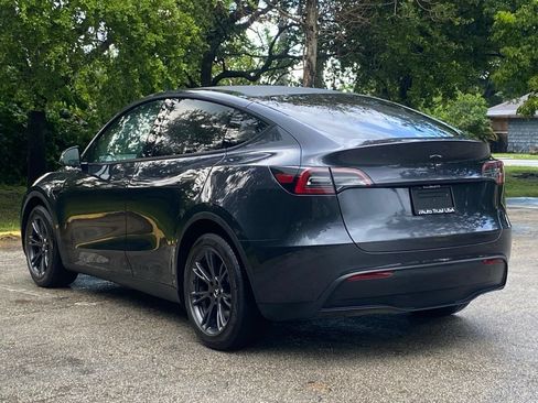 Used 2024 Tesla Model Y Long Range RWD image 6