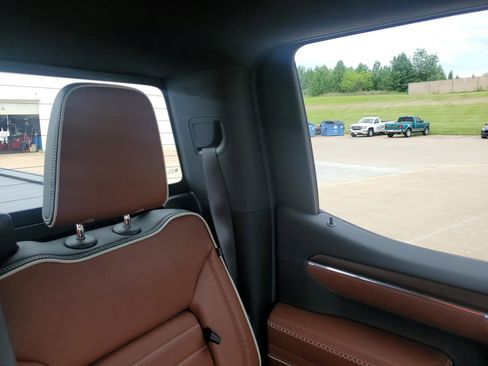 Used 2024 GMC Sierra 1500 Denali Ultimate image 15