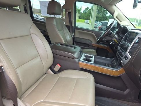 Used 2019 GMC Sierra 2500 SLT w/ Duramax Plus Package AWD/4WD image 12