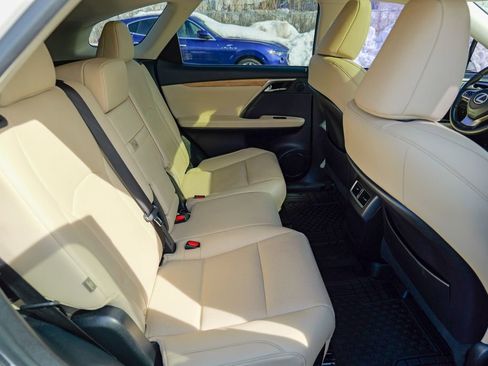 Used 2022 Lexus RX 350L Premium w/ Premium Package image 32