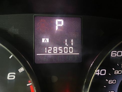 Used 2011 Subaru Legacy 2.5i Limited w/ Popular Equipment Group 2C AWD/4WD image 11