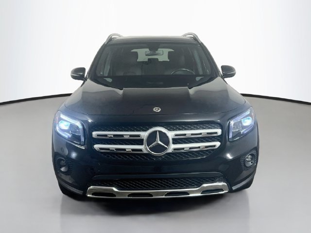 Used 2023 Mercedes-Benz GLB 250 4MATIC w/ Premium Package image 2