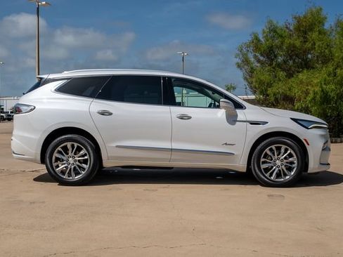 Used 2022 Buick Enclave Avenir w/ Avenir Technology Package AWD/4WD image 5