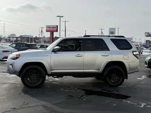 Used 2019 Toyota 4Runner TRD Off-Road Premium image 4