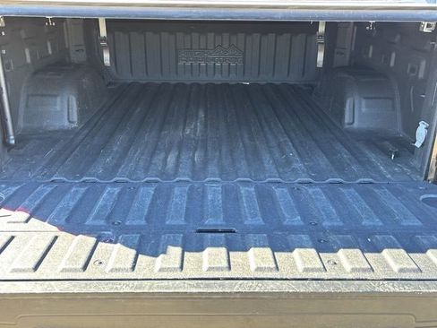 Used 2022 Chevrolet Silverado 1500 High Country w/ Technology Package image 27