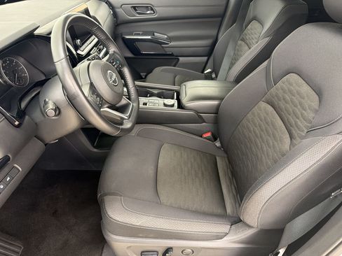 Used 2025 Nissan Pathfinder SV AWD/4WD image 5