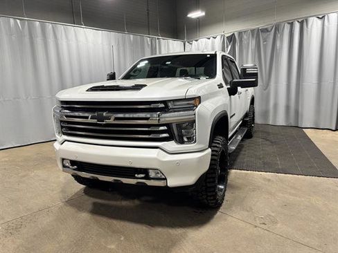 Used 2020 Chevrolet Silverado 2500 High Country w/ Z71 Off-Road Package image 2