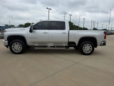 Used 2021 Chevrolet Silverado 2500 High Country w/ Z71 Off-Road Package AWD/4WD image 8