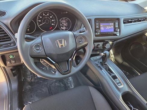 Used 2022 Honda HR-V LX image 10