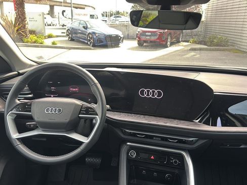 Used 2025 Audi Q5 Premium Plus w/ Premium Plus image 10