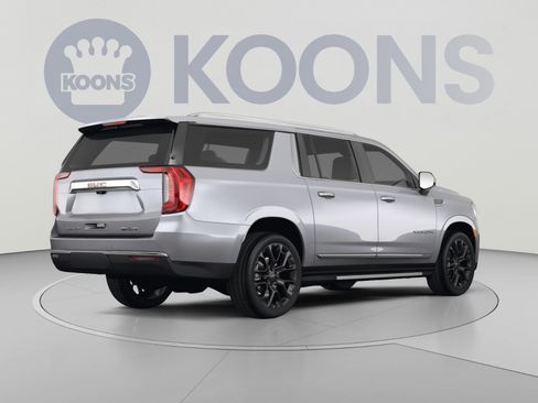 New 2026 GMC Yukon XL AT4 Ultimate w/ LPO, Illumination Package AWD/4WD image 4