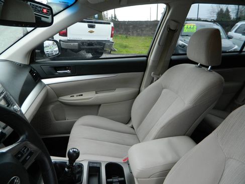 Used 2013 Subaru Outback 2.5i image 13