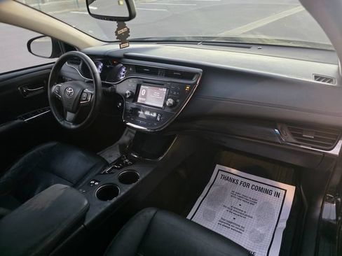 Used 2016 Toyota Avalon Touring FWD image 4