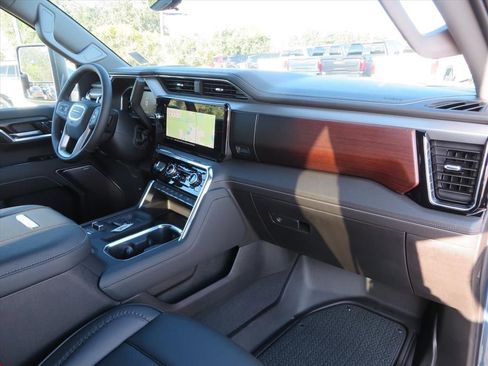 New 2026 GMC Sierra 2500 Denali w/ Denali Reserve Package image 12