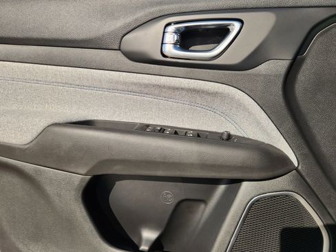 New 2026 Jeep Compass Latitude image 18