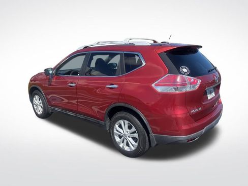 Used 2014 Nissan Rogue SV image 3