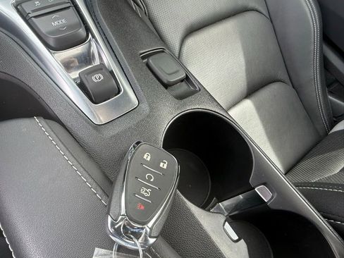 Used 2023 Chevrolet Camaro LT image 9