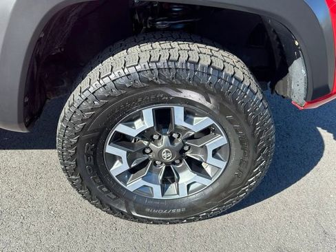 Used 2019 Toyota Tacoma TRD Off-Road image 15