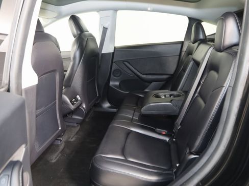 Used 2022 Tesla Model Y Long Range image 47