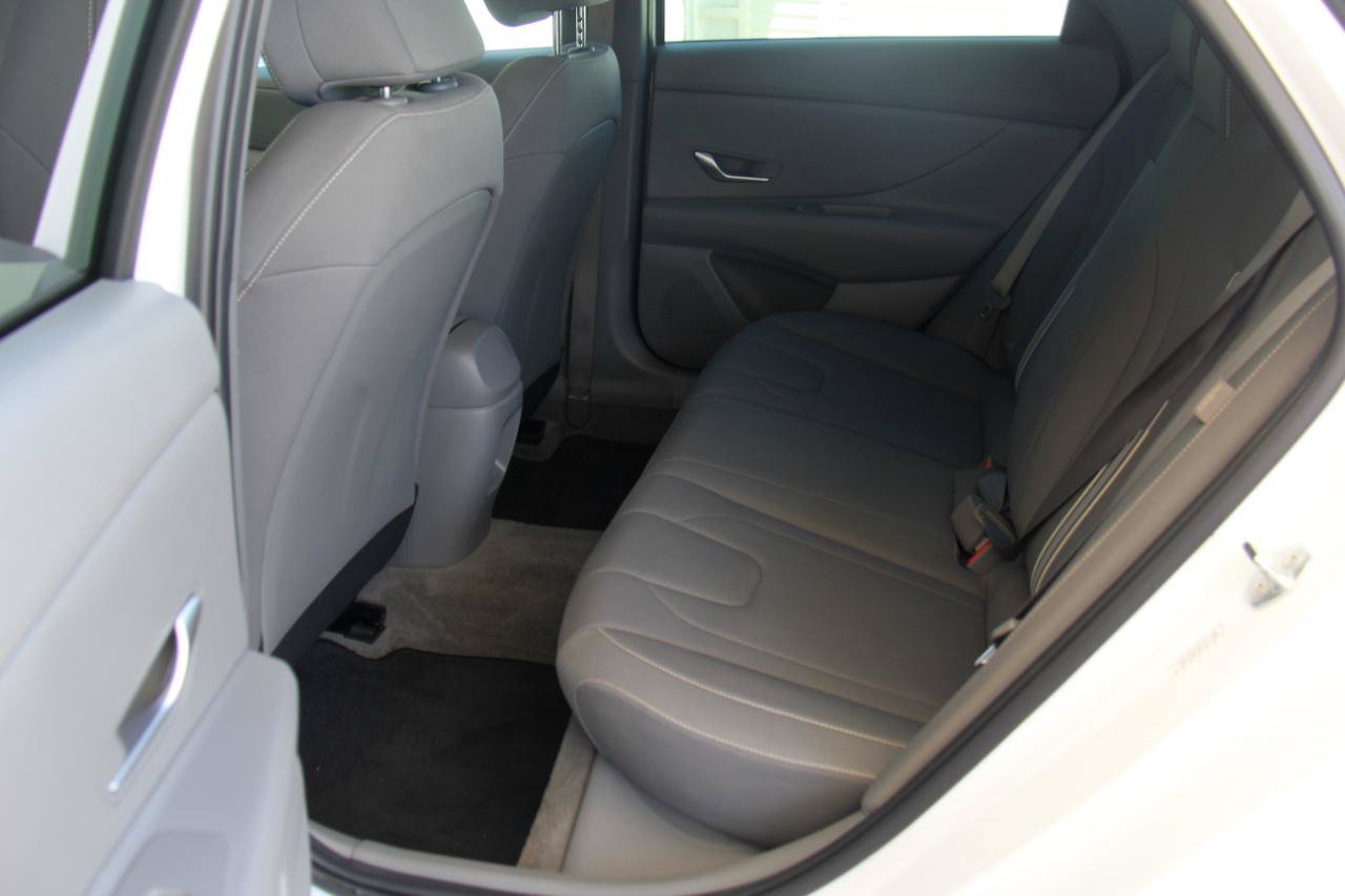 Used 2024 Hyundai Elantra SEL FWD image 32